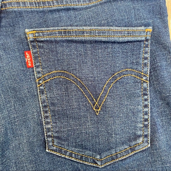 Levi High Waisted Shorts Size 29 Dark Wash - Picture 3 of 7